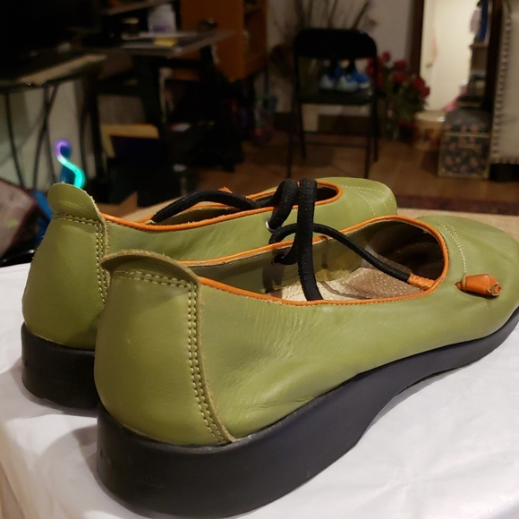ARCOPEDICO GREEN MARYJANES SIZE 11 - Picture 3 of 6